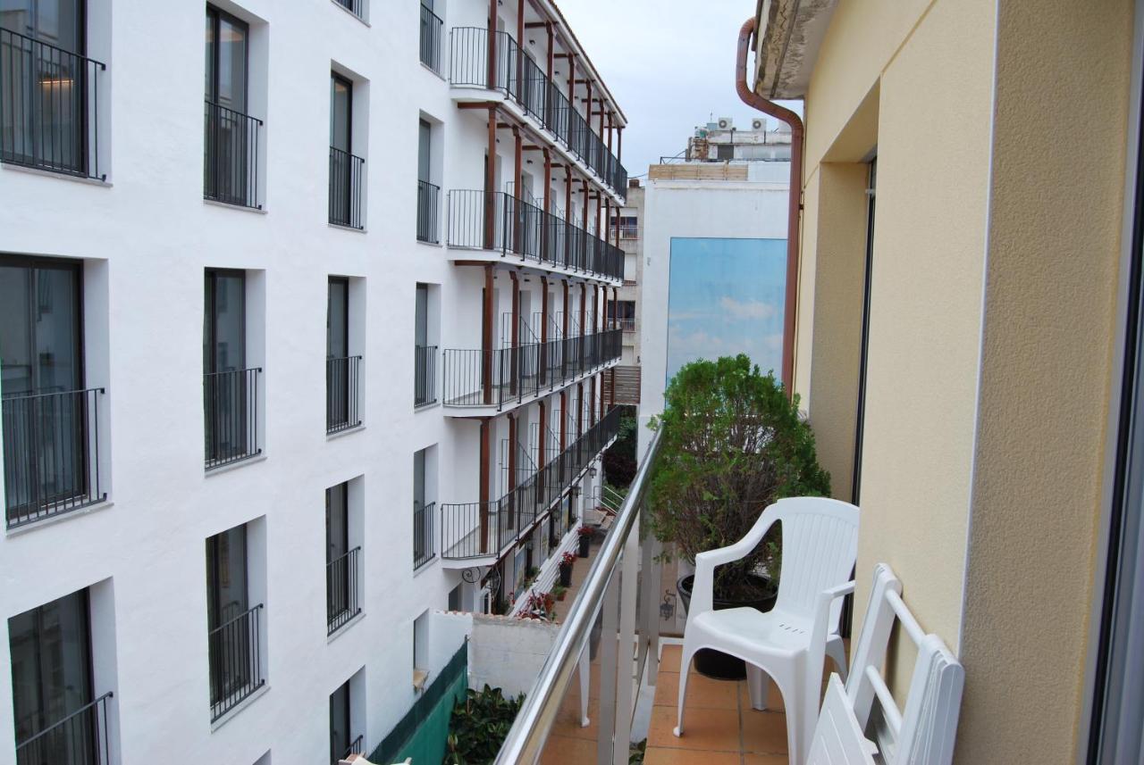 Neptuno Apartments Calella Exteriör bild